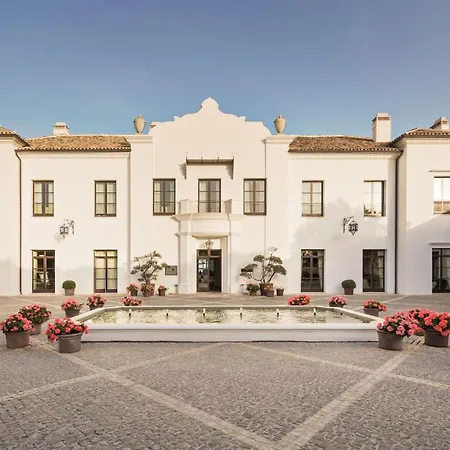 Stylish Townhouse On Cortesin Golf