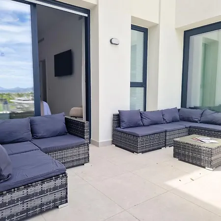 Vakantiehuis Stylish Townhouse On Cortesin Golf Estepona