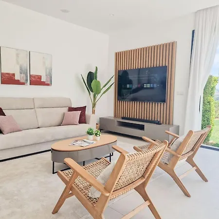 Stylish Townhouse On Cortesin Golf