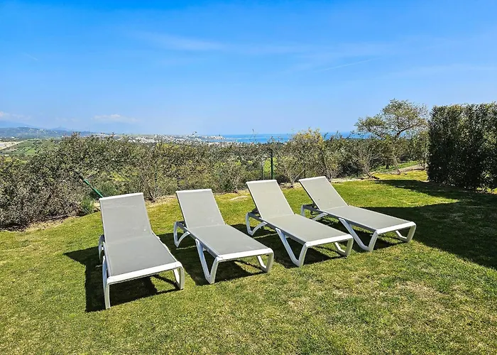 Stylish Townhouse On Cortesin Golf