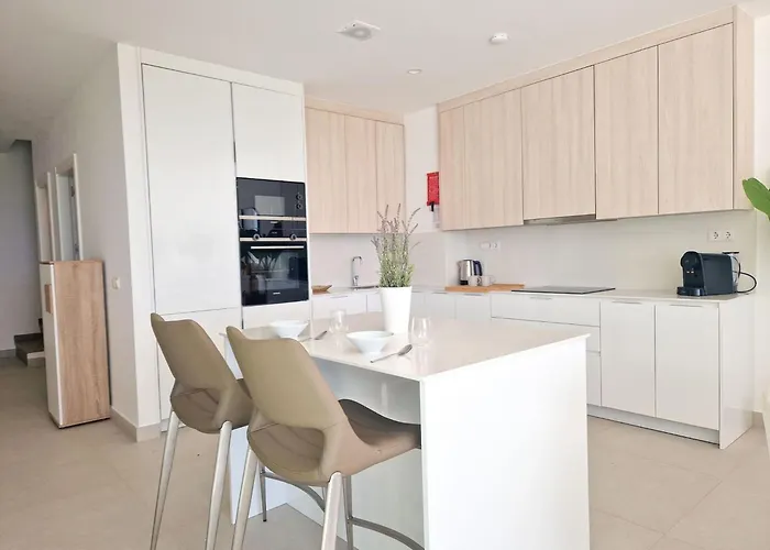 Stylish Townhouse On Cortesin Golf Nyaraló