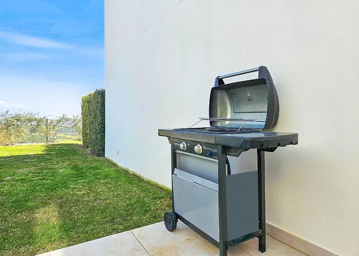 Stylish Townhouse On Cortesin Golf Nyaraló